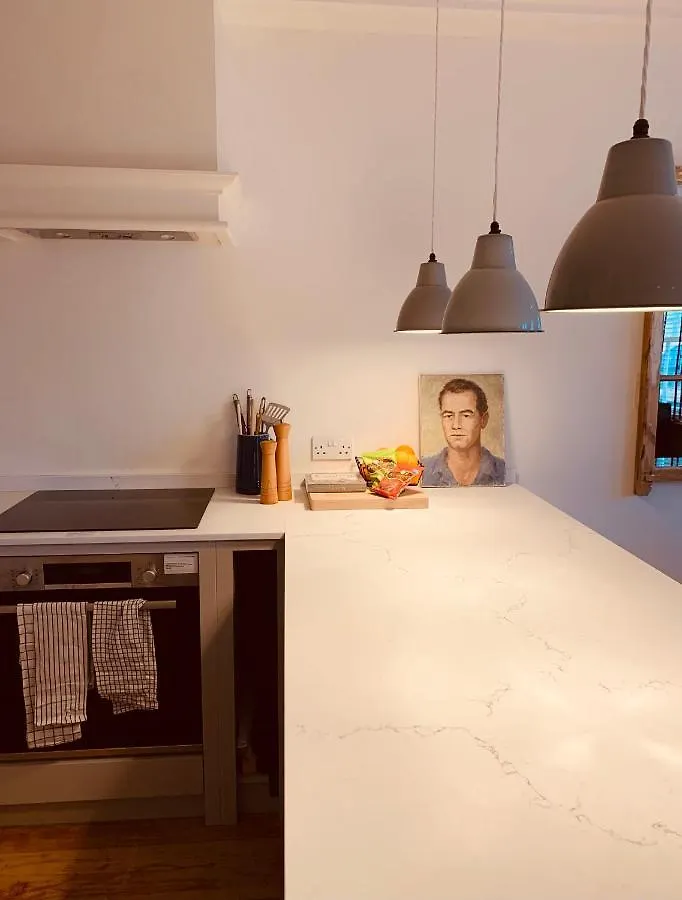 Your Private Hoxton Apartment Sleeps 3 London Zone 1 0*,  United Kingdom
